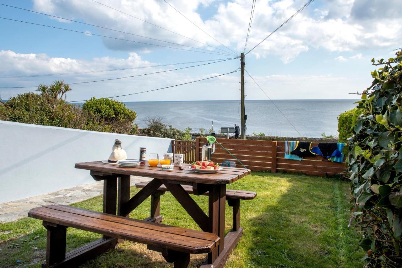 Hawkins With Hot Tub Holiday home *